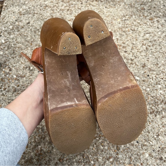 Swedish Hasbeens T-strap style clog - Picture 4 of 10